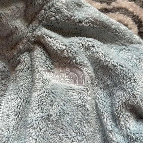 The North Face fleece in powder blue girls size 10/12 - Picture 3 of 4